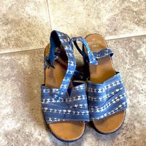 TOMS girls sandals